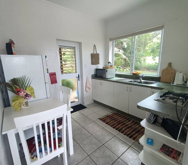 One-Bedroom Apartment l Ground Floor l MOKO l l Muri Retreat