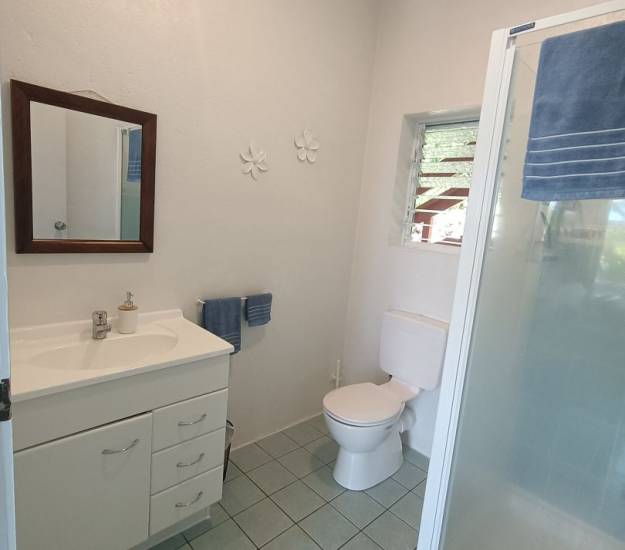 One-Bedroom Apartment l Ground Floor l MOKO l l Muri Retreat