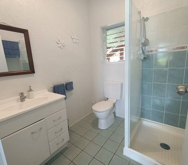 One-Bedroom Apartment l Ground Floor l MOKO l l Muri Retreat