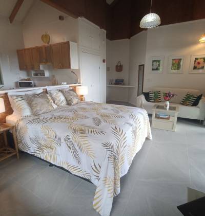 Premier Studio with Lagoon Views | Kaute